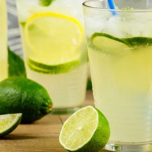 Lemon Lime and Spirulina Spritzer