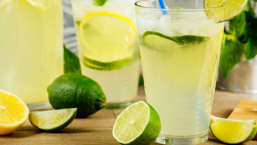 Lemon Lime and Spirulina Spritzer