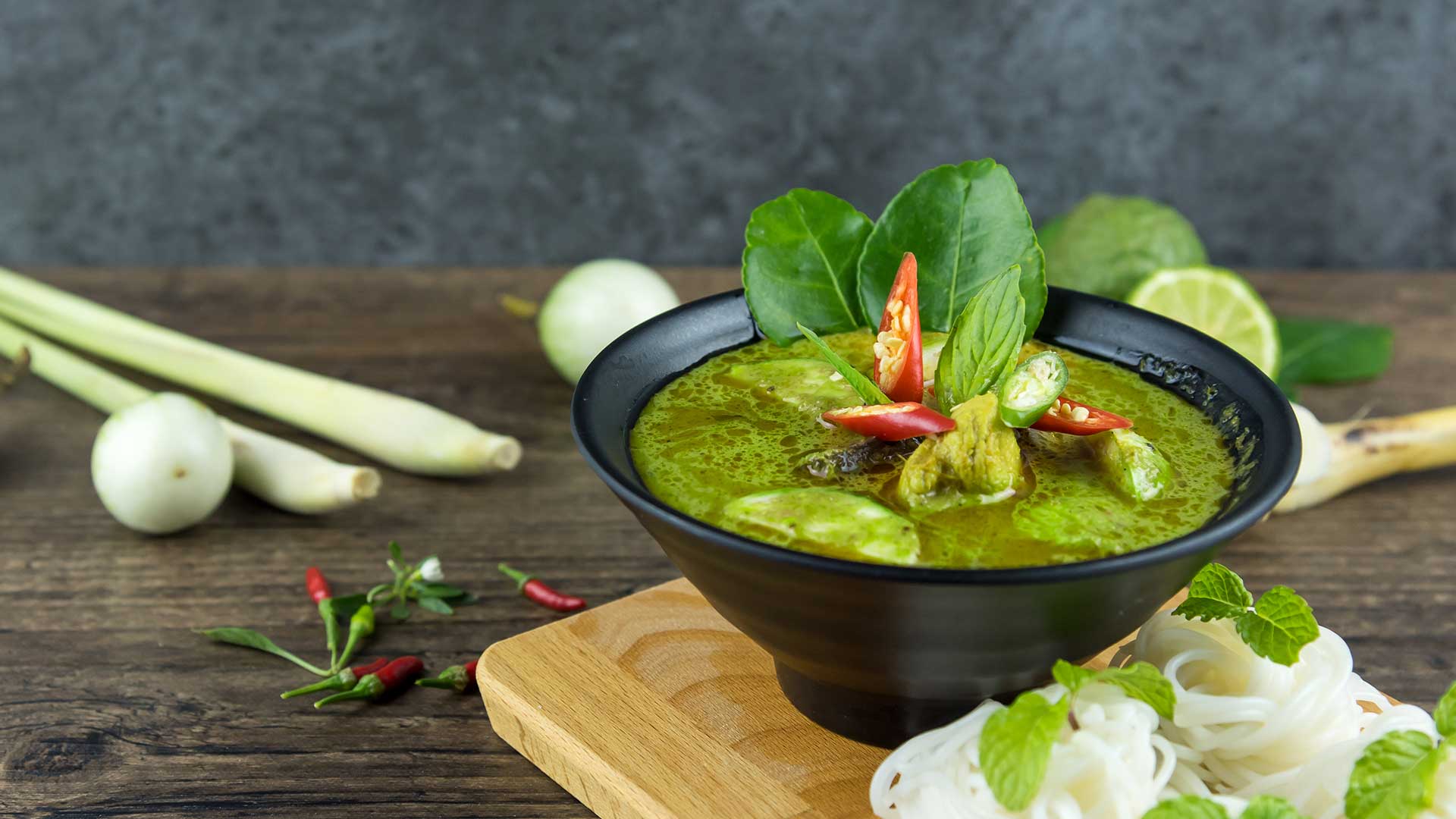 Thai Green Curry with Chicken and Spirulina Recipe - Spirulina Grow Co ...